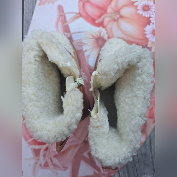 Faux Fur Kids Winter Brown Boots Size 6 - Picture 5 of 8